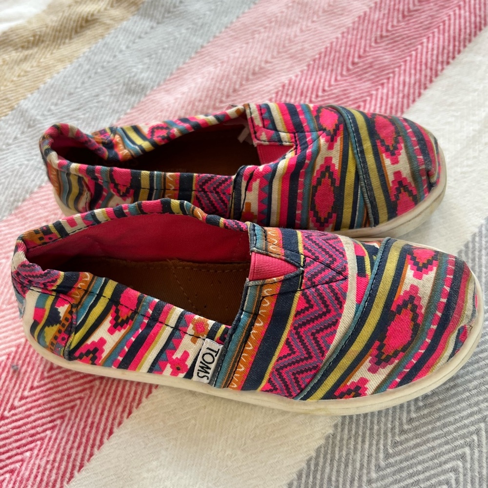 Toms slip on shoes